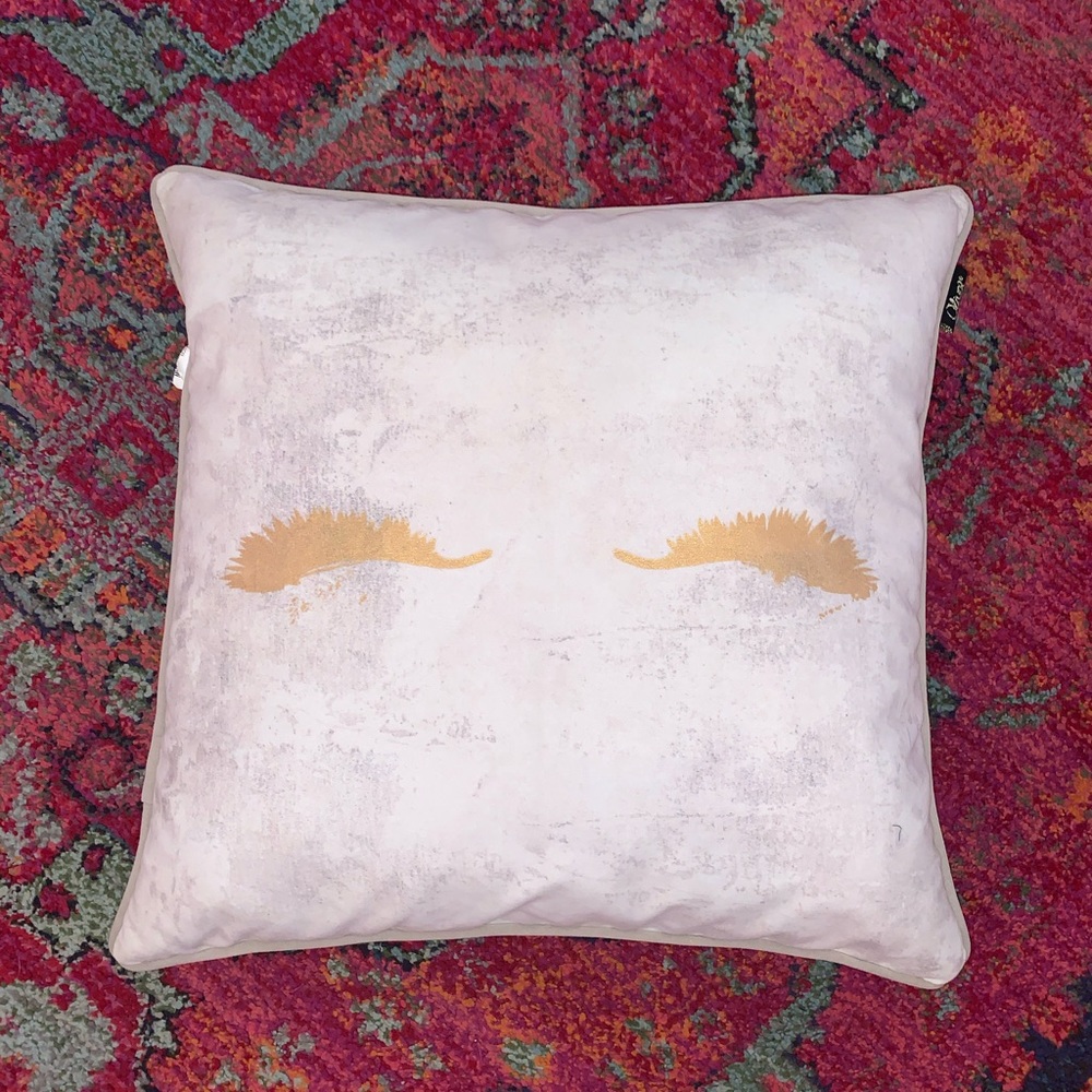 Eyelash Pillow